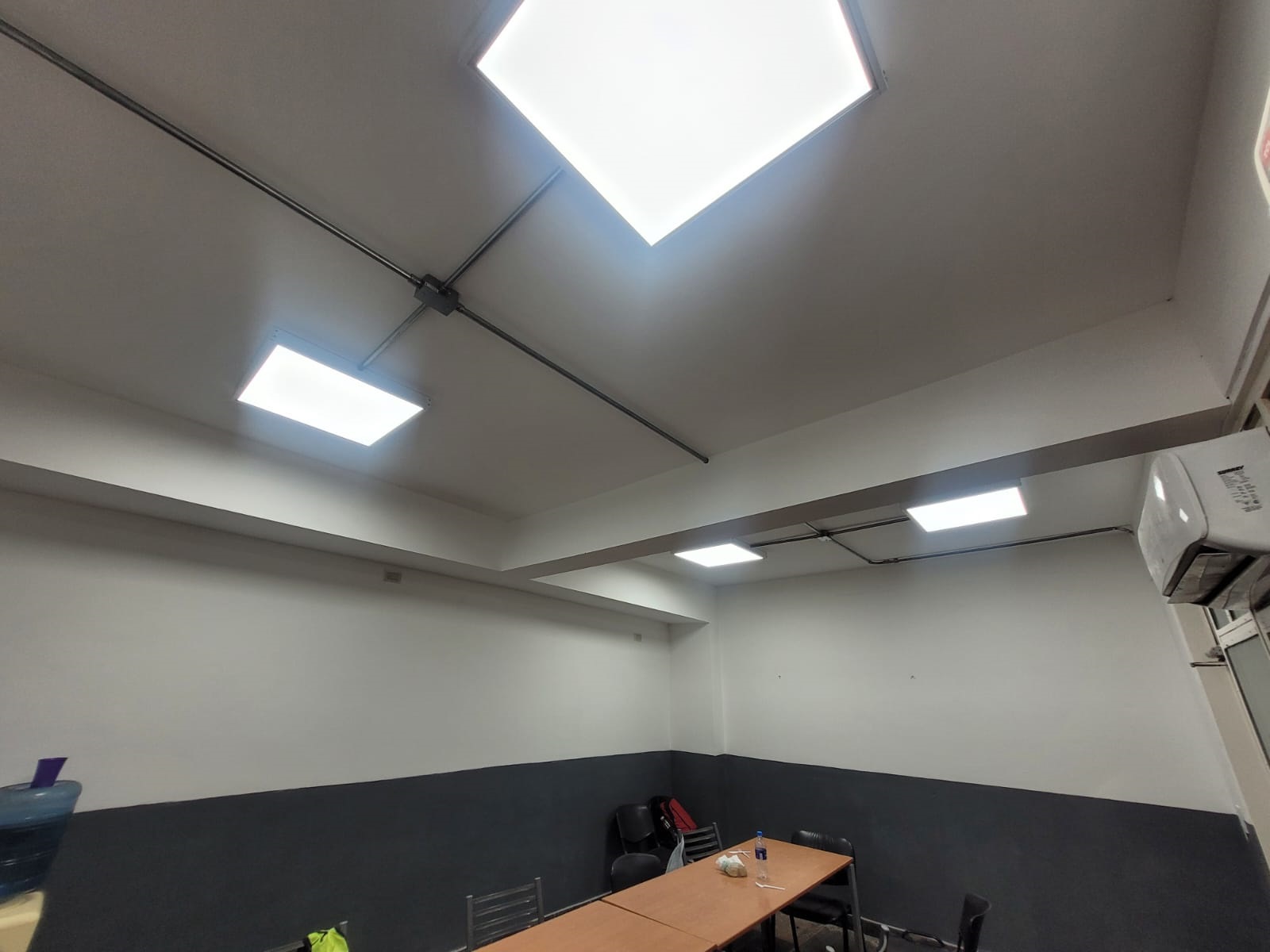 Lee más sobre el artículo Terminal 6 Oficinas sector  Industrial